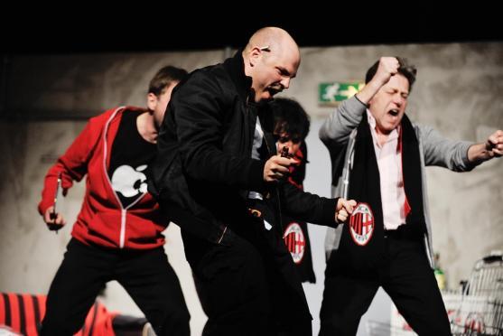 Nejen chlapi se bavili komedií Bez bab! aneb Kutloch