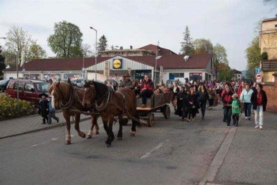 Ohlédnutí za "čarodějnicemi" v Broumově