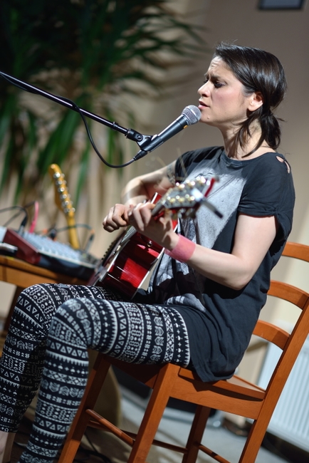 Lenka Dusilová vyprodala sál Kreslírny