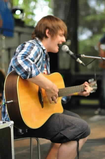 Broumovská kytara na fotografiích Jana Záliše