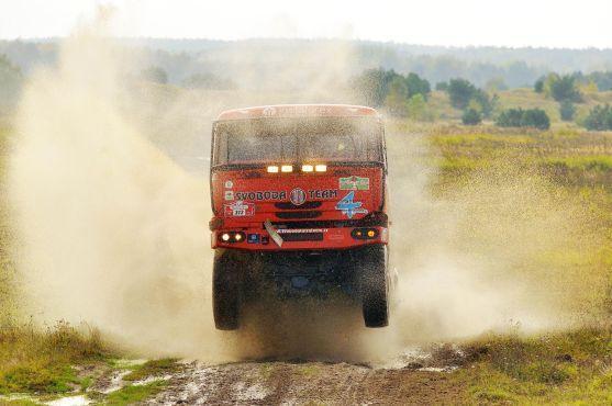 Závodní Tatra z jetřichovského Svoboda Tatra Teamu vyjela 3. místo na MT Rally Drawsko Pomorskie