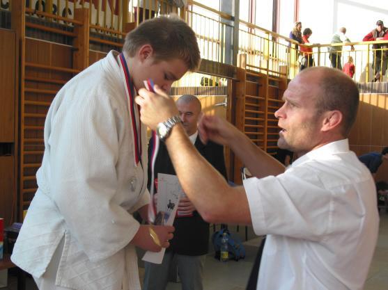 Mladí judisté z Broumova přivezli z hradeckého turnaje Judorej 8 medailí