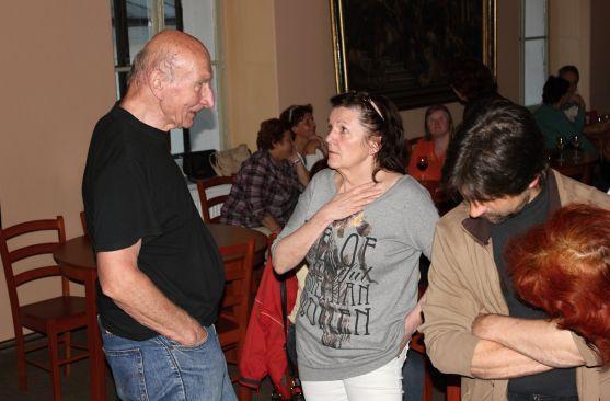 Písně Petra Nováka a vyprávění Jiřího Černého dojaly klášterní Kreslírnu 