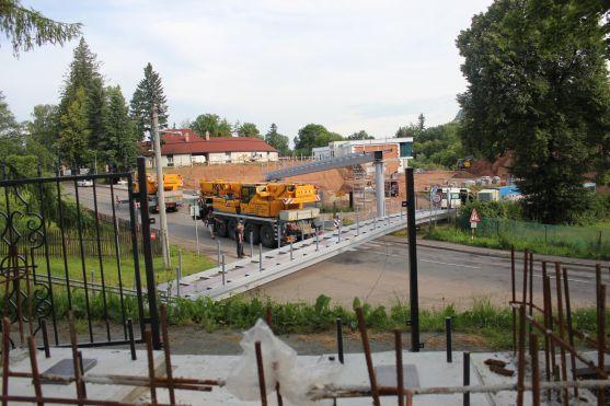 Lávka z Manor House k Hotelu Veba je na svém místě 