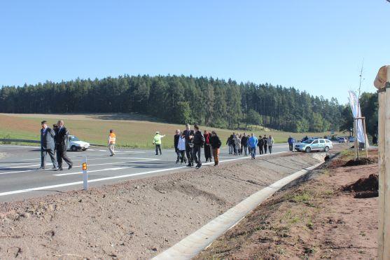Včera byla slavnostně přestřižena páska na dokončené silnici přes Pasa 
