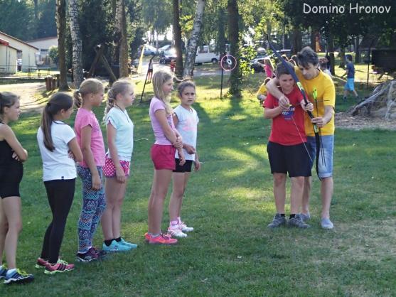 Hronovské Domino rozpoutalo bitvu mezi šesťáky 