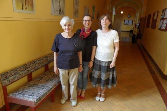 Gymnázium v Broumově navštívila dcera spisovatele Egona Hostovského 