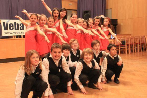 Taneční klub začíná sklízet ovoce za dřinu. Začaly vystoupení na plesech a soutěže 