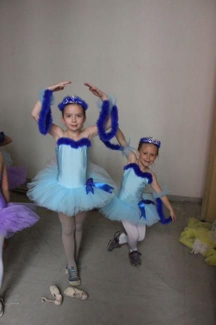 Skupina baletek Heleny Ogriščenkové připravuje vystoupení v historickém prostředí broumovského kláštera 