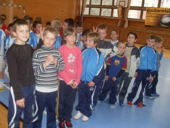 Starší přípravka Slovanu Broumov obsadila druhé místo v halovém fotbalovém turnaji O čertovský pohár