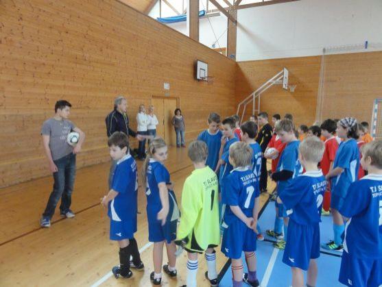 Desátý ročník fotbalového turnaje O pohár 17. listopadu vyhrála broumovská Hradebka. Už po sedmé