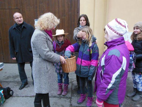 V Broumově vylosovali výherce soutěže Darujte si pod stromeček nový mobilní telefon nebo tablet!