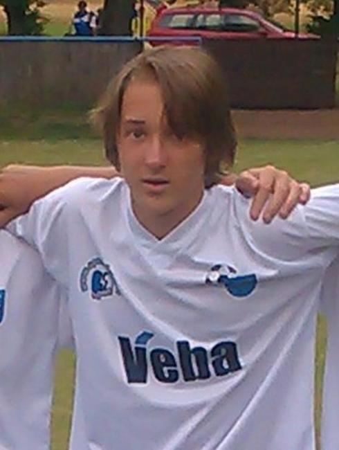 Hradecké fotbalové juniorky porazily tři týmy starších žáků a zvítězily v turnaji Ulita Cup 2013