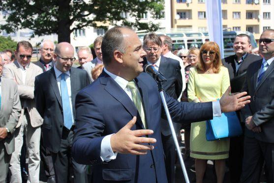 Na novém náchodském nádraží se skandovalo: "Ať žije Birke!"