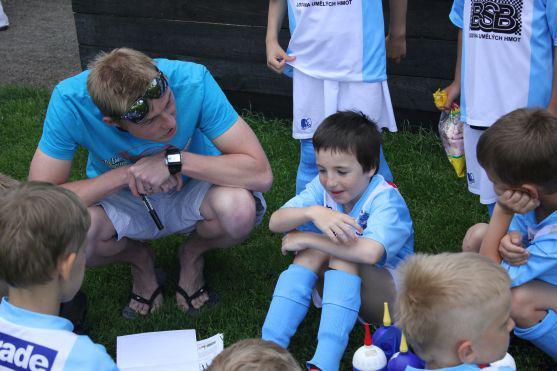 Broumovská fotbalová mladší přípravka hostila na svém hřišti týmy z Jaroměře a Horního Starého Města