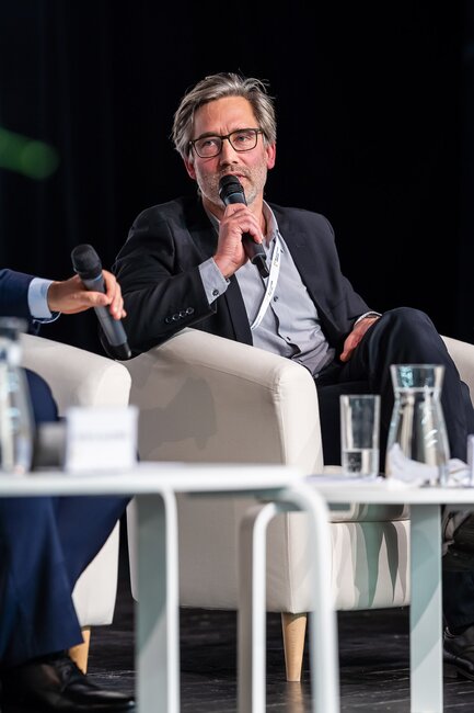 Obrazem: Broumovské diskuse hostily významné osobnosti