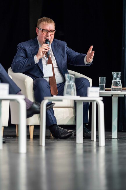 Obrazem: Broumovské diskuse hostily významné osobnosti