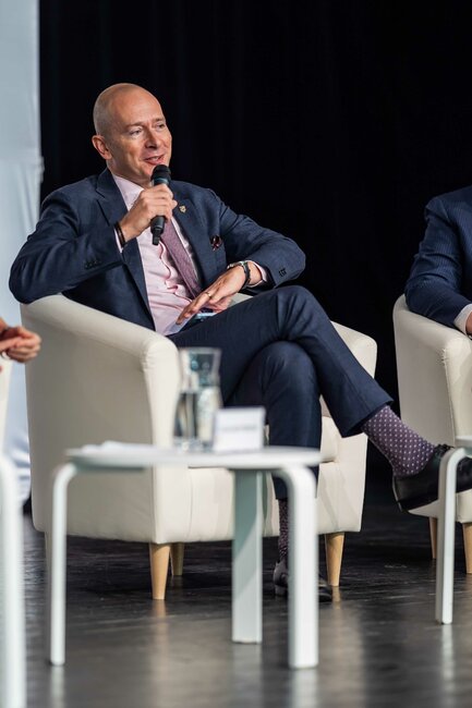 Obrazem: Broumovské diskuse hostily významné osobnosti