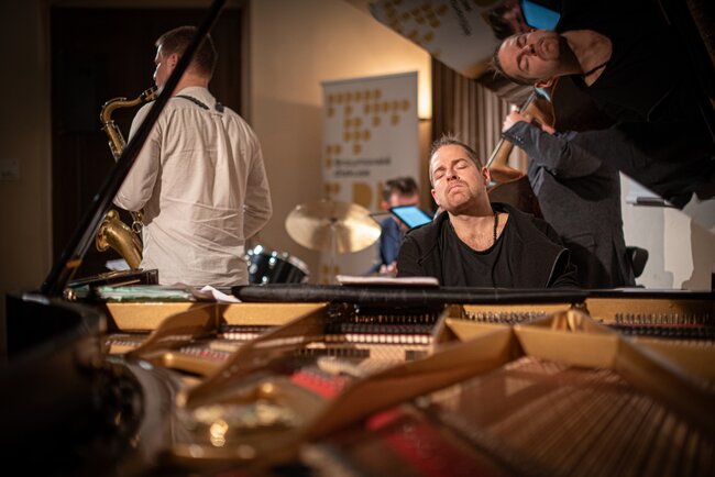 Obrazem: Broumovské diskuse hostily významné osobnosti