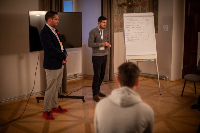 Obrazem: Broumovské diskuse hostily významné osobnosti