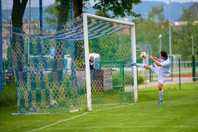 Po fotbalové přestřelce jde do odvety s náskokem dvou branek polický tým 