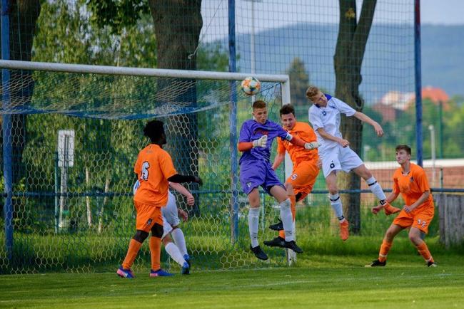Po fotbalové přestřelce jde do odvety s náskokem dvou branek polický tým 