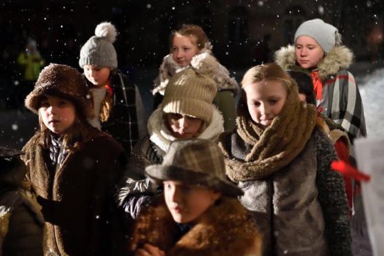 Již po desáté vedly kroky tří vznešených cizinců Broumovem