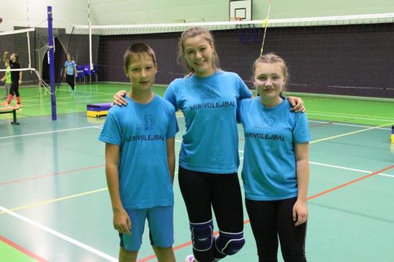 Rozehrála se soutěž v "barevném" volejbale