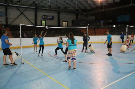 Broumovské volejbalové "barevné" týmy ukončily letošní okresní soutěž