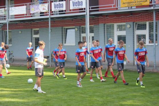 Česká fotbalová reprezentace s trenérem Radkem Bejblem měla soustředění v Broumově 