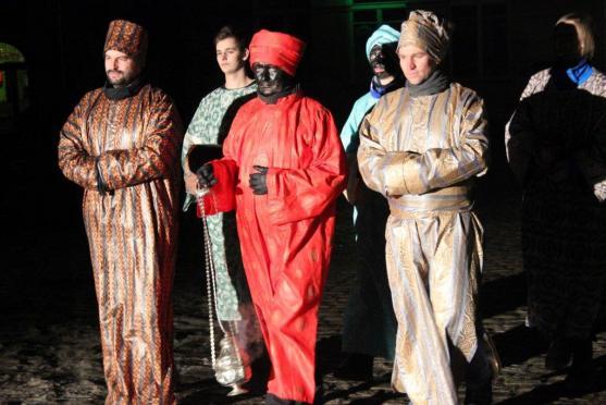 S Vánocemi se Broumov rozloučil tříkrálovým průvodem