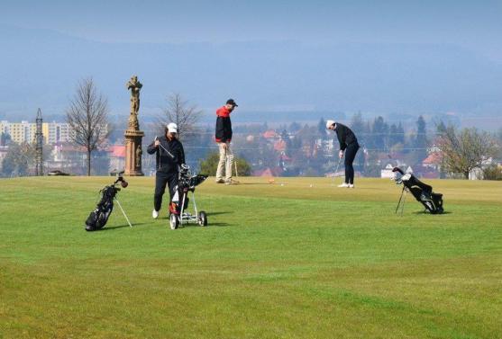 Golfový turnaj A Tour ovládli mládežníci z Grosshofu