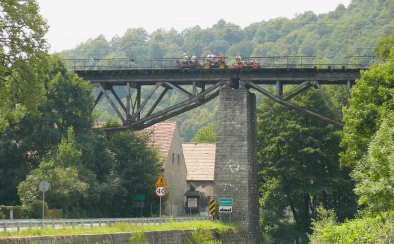 Mistrovství Polska v závodech ručních drezín jeli také Broumováci