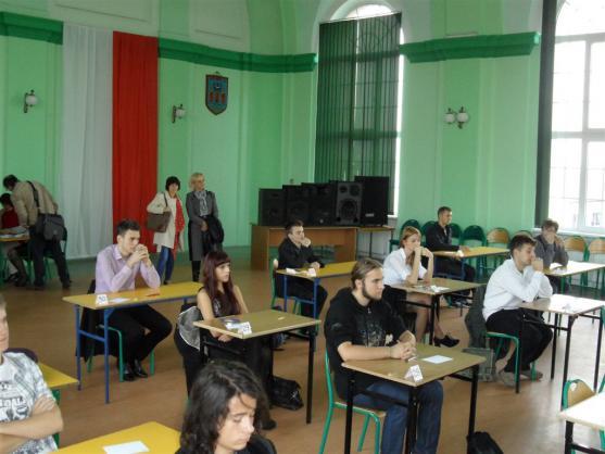 Tři broumovští gymnazisti se umístili v elitní pětici mezinárodní vědomostní soutěže