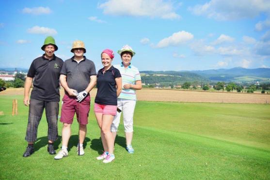 Kloboukový turnaj ovládli manželé Krulichovi a Marcela Růžičková