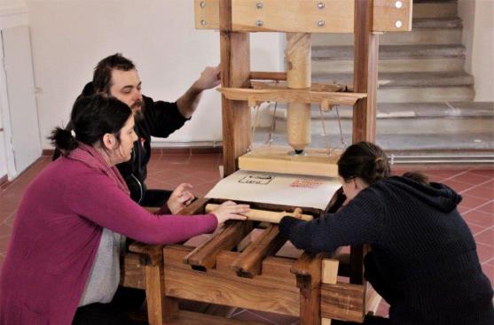 Jarní novinky v broumovském klášteře: knihtisk a historické zážitkové dílny