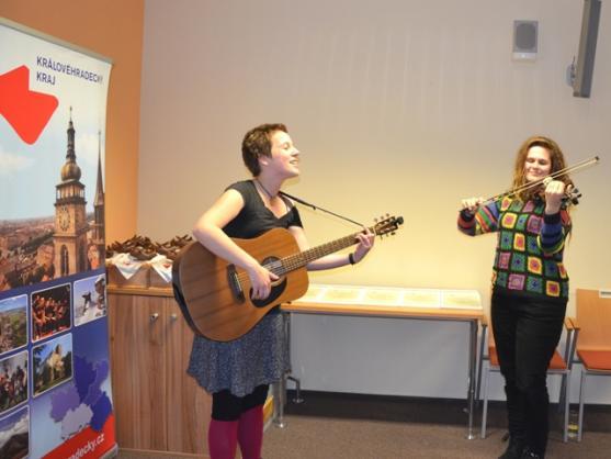 Veba převzala ocenění Firma škole 