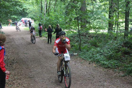 Závod horských kol Rallye Sudety má stejné vítěze jako v loňském roce. Friedla a Novákovou