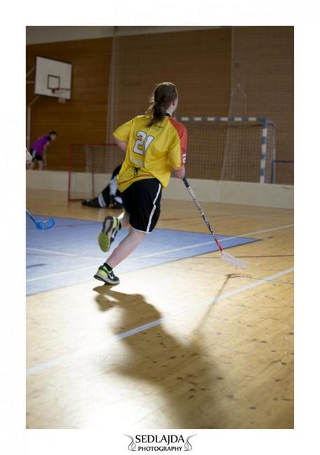 Polický florbalový tým AZ Vrátno vede bez ztráty bodu broumovskou ligu