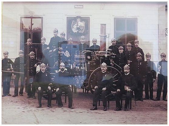 Muzeum Broumovska vystavuje předměty a archiválie mapující historii a vznik místních hasičských sborů