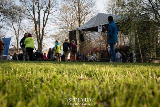 Čarodějnické veselí doprovázela jasná obloha