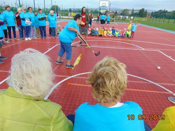 Senioři v Broumově si rádi hrají! První ročník sportovní olympiády jim rozproudil krev v žilách