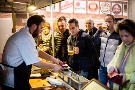 Největší hospoda v mezinárodním Broumovsku? V sobotu to bylo Centrum Walzel