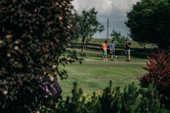 Nabitý červen na Grosshofu