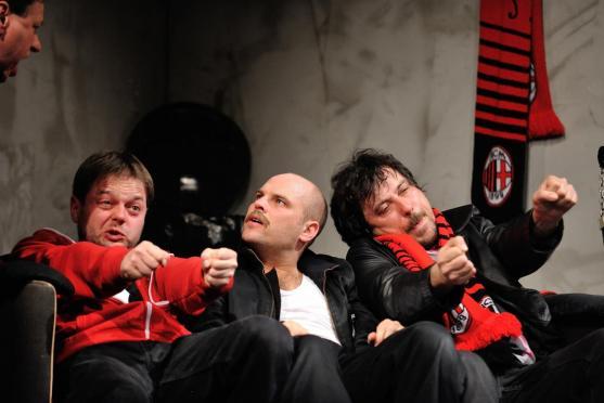 Nejen chlapi se bavili komedií Bez bab! aneb Kutloch