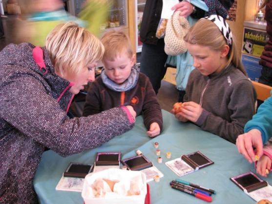 Děti hledaly v klášteře ztracená kuřátka