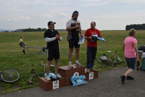 Na broumovském letišti se vzpomínalo a závodilo