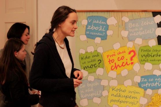 Broumovský klášter zahájil hravou výstavu Supermarket Svět