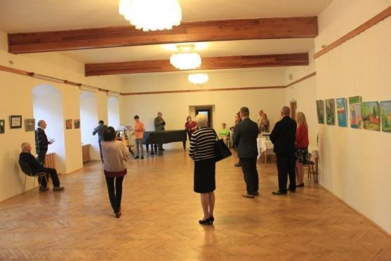 Vernisáž na Staré radnici zahájila výstavu Mezinárodní umělecký plenér výtvarníků