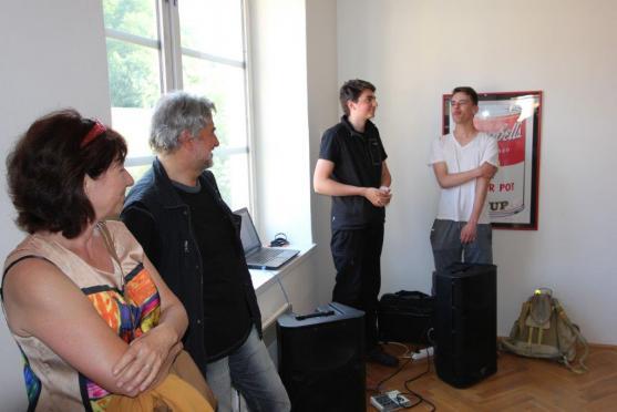 Police nad Metují zve na unikátní výstavu sítotisků Andyho Warhola